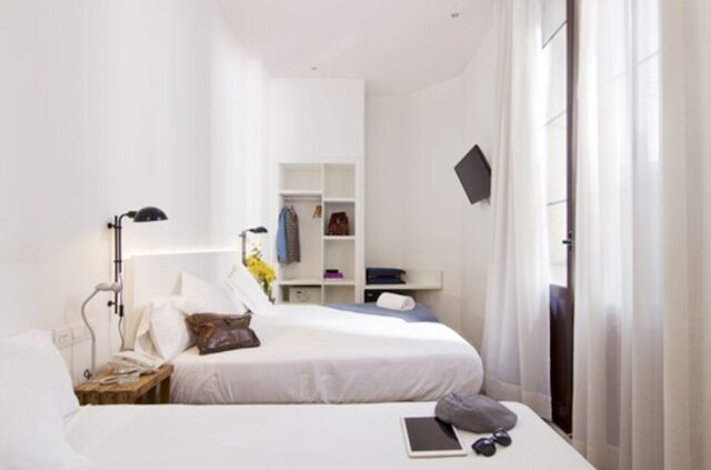 ソム ニット ボーン