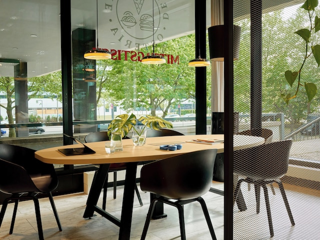 ヌマ ハンブルク フォー