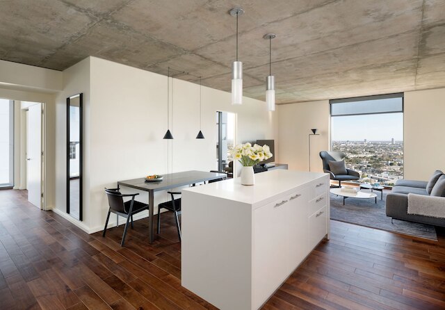 AKA ウエスト ハリウッド