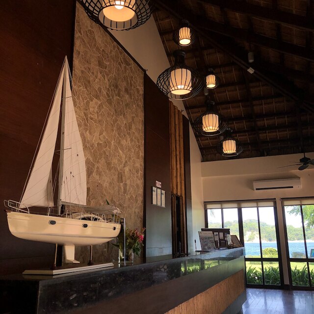 フライデーズ プエルト ガレラ