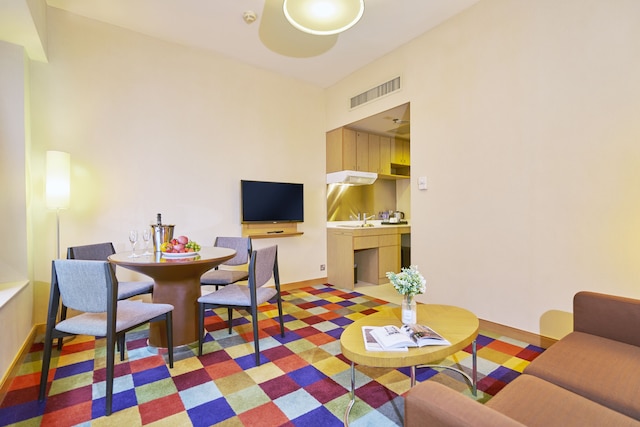 ホテル コージー ハーバー ビュー (悦品海景酒店観塘)