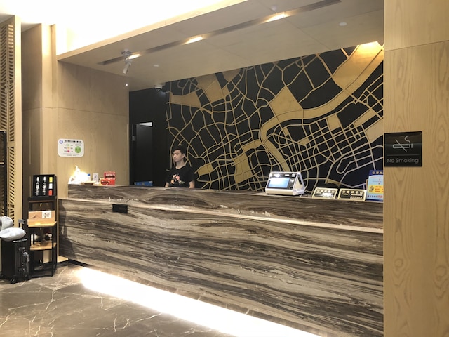 アトゥール ホテル陸家嘴バーバイバン上海 (上海陆家嘴八佰伴亚朵酒店)