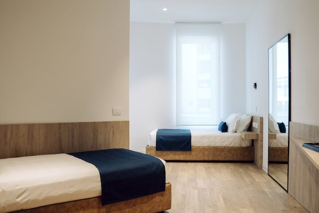 エア ルームズ ローマ エアポート バイ ハロースカイ