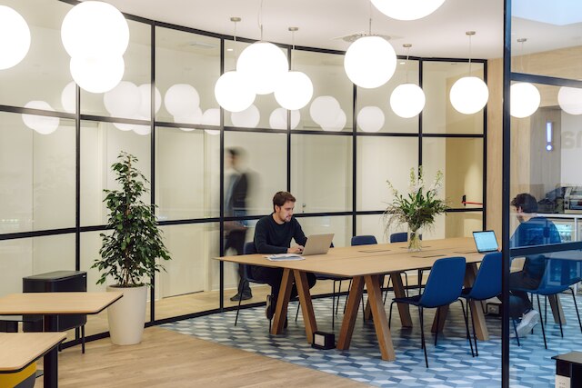 エア ルームズ ローマ エアポート バイ ハロースカイ