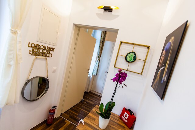 コージー 2 ベッドルーム アパートメント