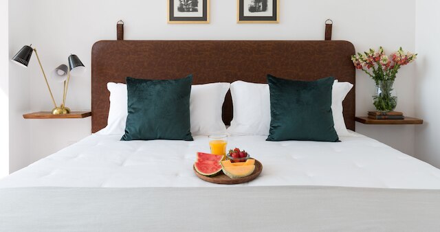 モネ塔バイザローカルウェイ