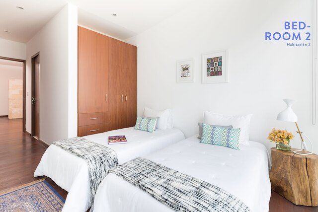 モネ塔バイザローカルウェイ