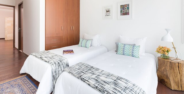 モネ塔バイザローカルウェイ