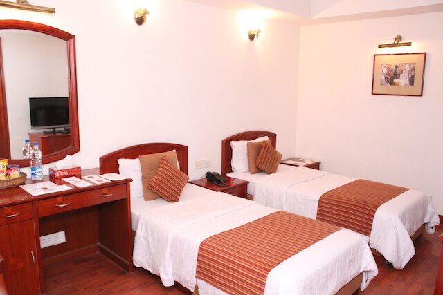 ホテル ジェイズ イン