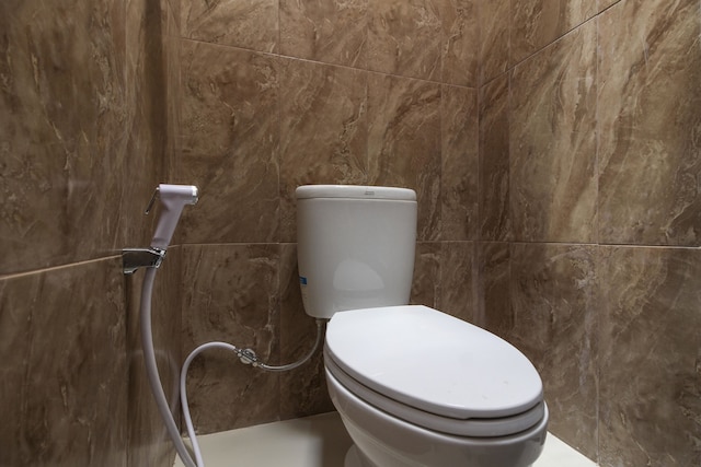 レッドドアーズ プラス ニア ジョグジャ ケムバリ モニュメント