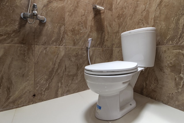 レッドドアーズ プラス ニア ジョグジャ ケムバリ モニュメント