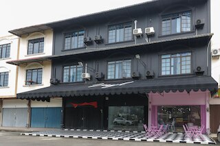 レッドドアーズ プラス ニア バタム シティ スクエア