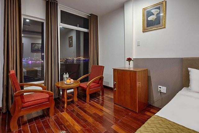 カティナル ホテル