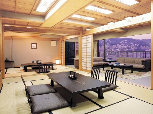 ウオミサキホテル