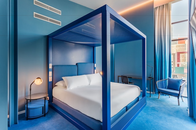 ルーム メイト ブルーノ、ロッテルダム