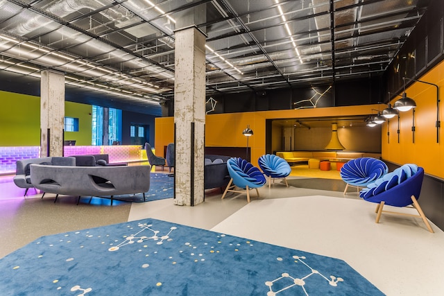 ルーム メイト ブルーノ、ロッテルダム