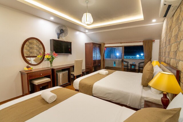 フレーム フラワーズ ホームステイ