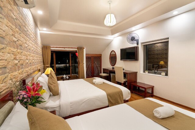 フレーム フラワーズ ホームステイ