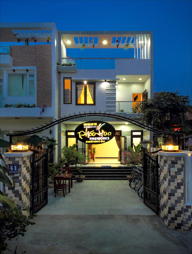 ファイアーワークス ホームステイ