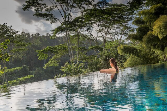 ザ マニプラ ラグジュアリー エステート & スパ 730SQM リビング エリア 20M インフィニティ プール