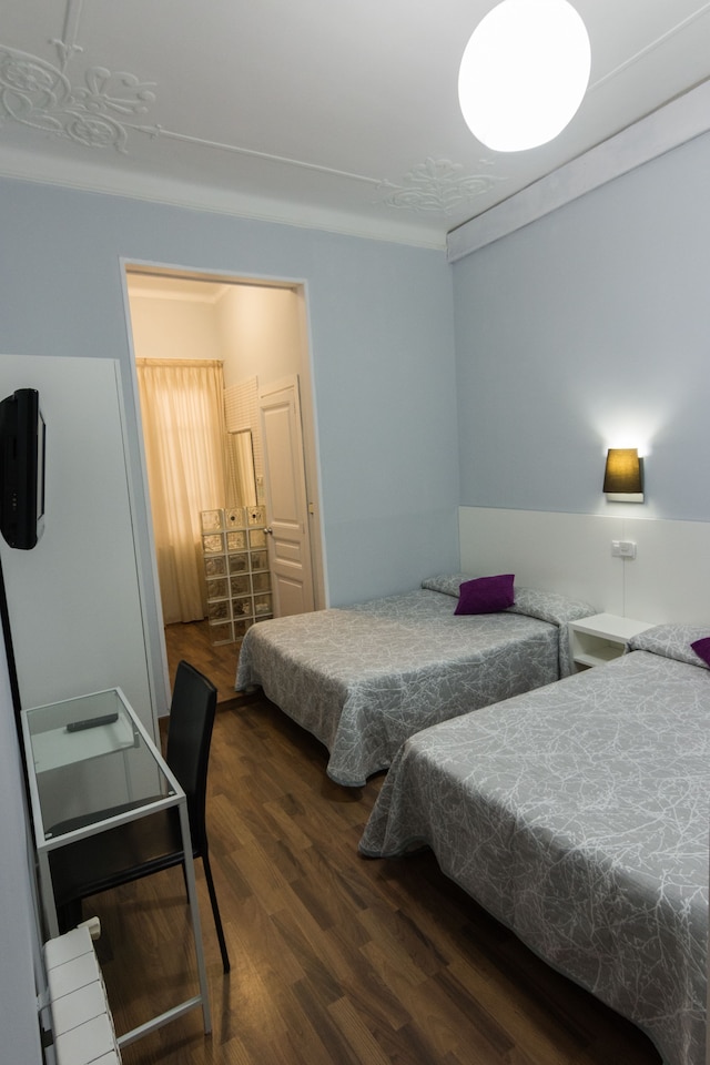 ホスタル レセップス