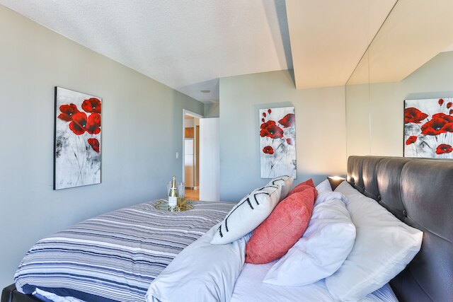 エグゼクティブ ハイ ライズ スイート