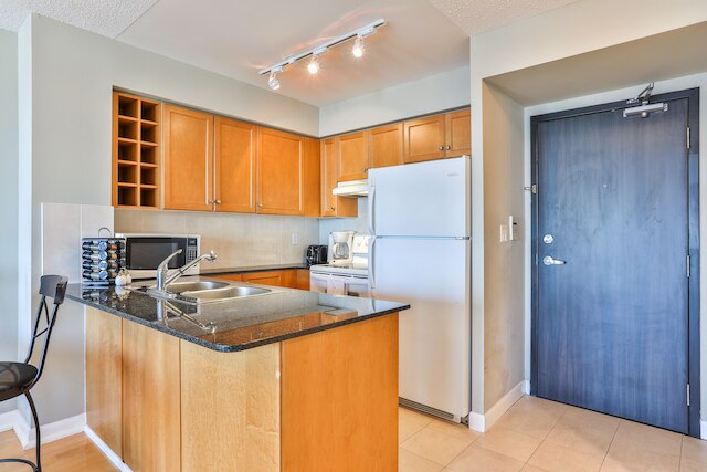 エグゼクティブ ハイ ライズ スイート