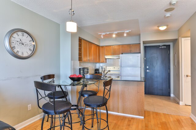 エグゼクティブ ハイ ライズ スイート