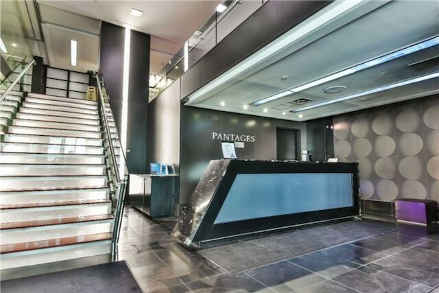 エグゼクティブ ハイ ライズ スイート