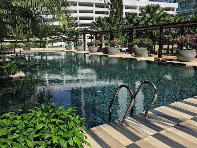 パラジオ セイリング シームド ホリデイ ホームステイ