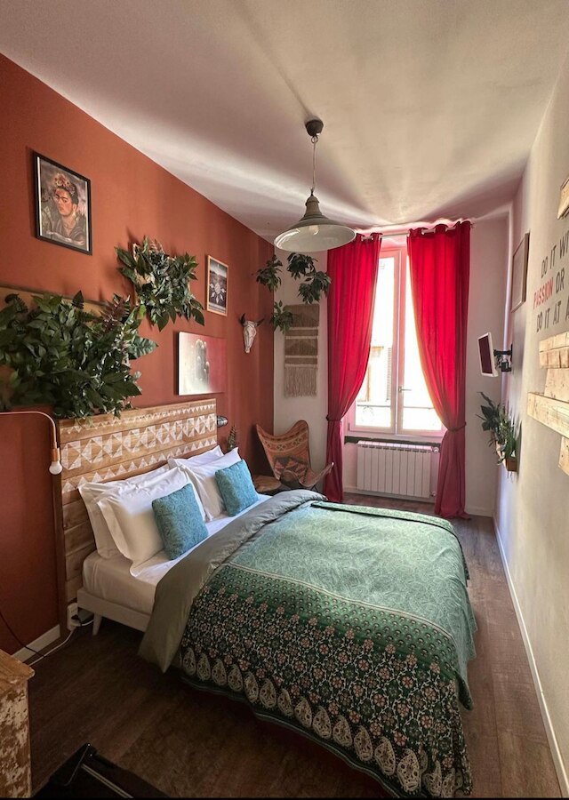 コード ルームズ