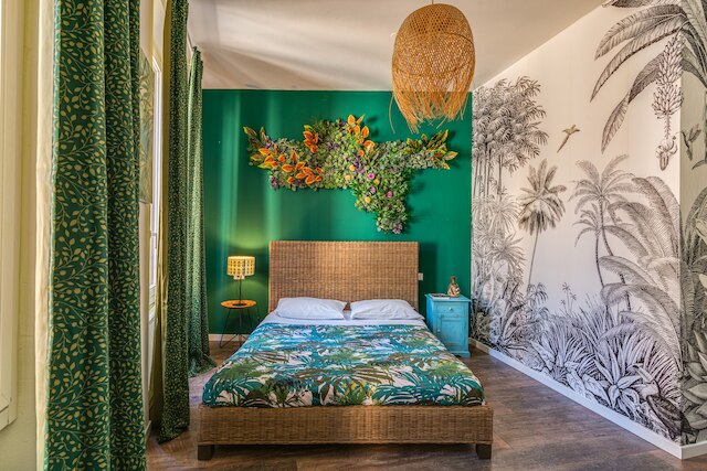 コード ルームズ