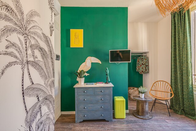 コード ルームズ