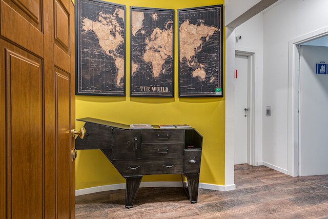 コード ルームズ