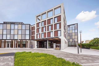 ハンプトン バイ ヒルトン ドバイ アル シーフ