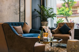 ゴールデン ロースター ホテル