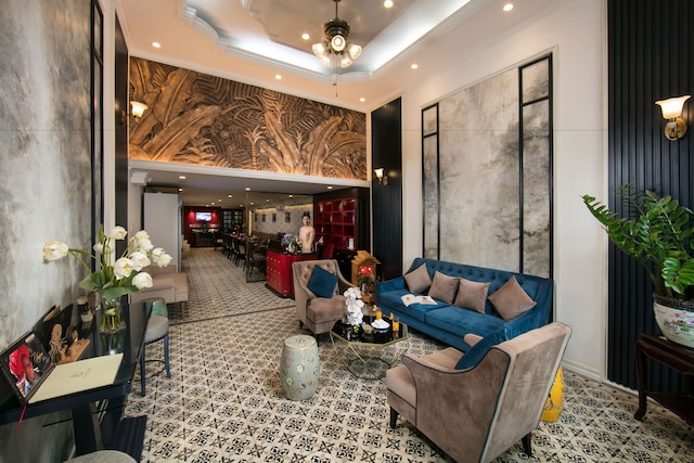 ゴールデン ロースター ホテル