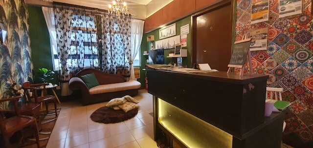 エスケープ バックパッカーズ KK