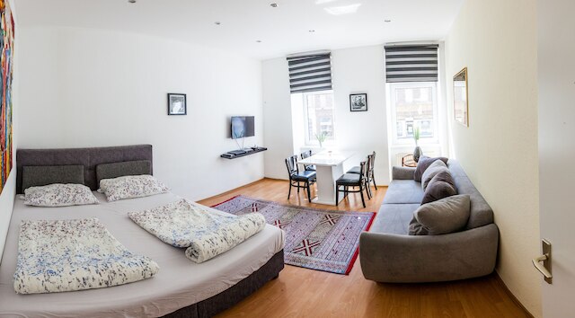 セントラル アパート 1 ミニッツ トゥー メトロ アンド ガレージ