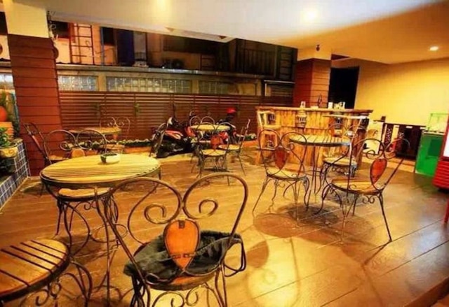 メイ アイ イン