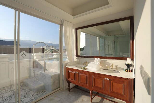 ザ インサイド ハウス