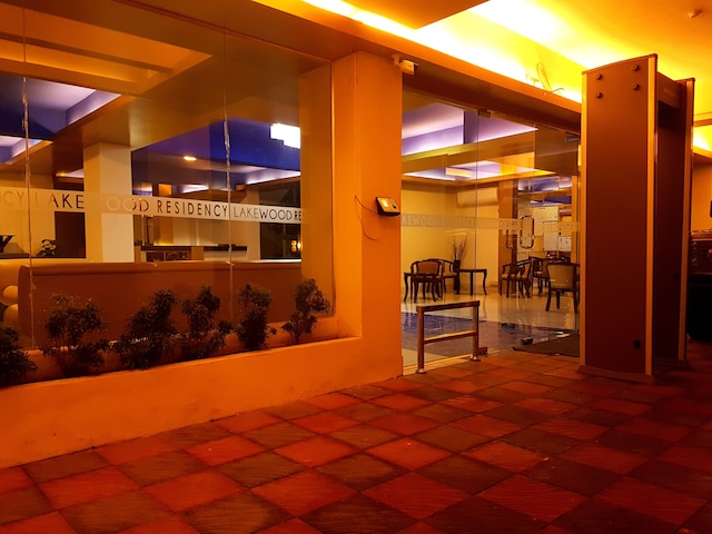 レイク ウッド レジデンシー