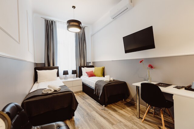 レオ アパートメンツ メイン スクエア