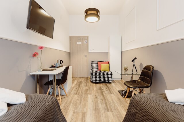 レオ アパートメンツ メイン スクエア