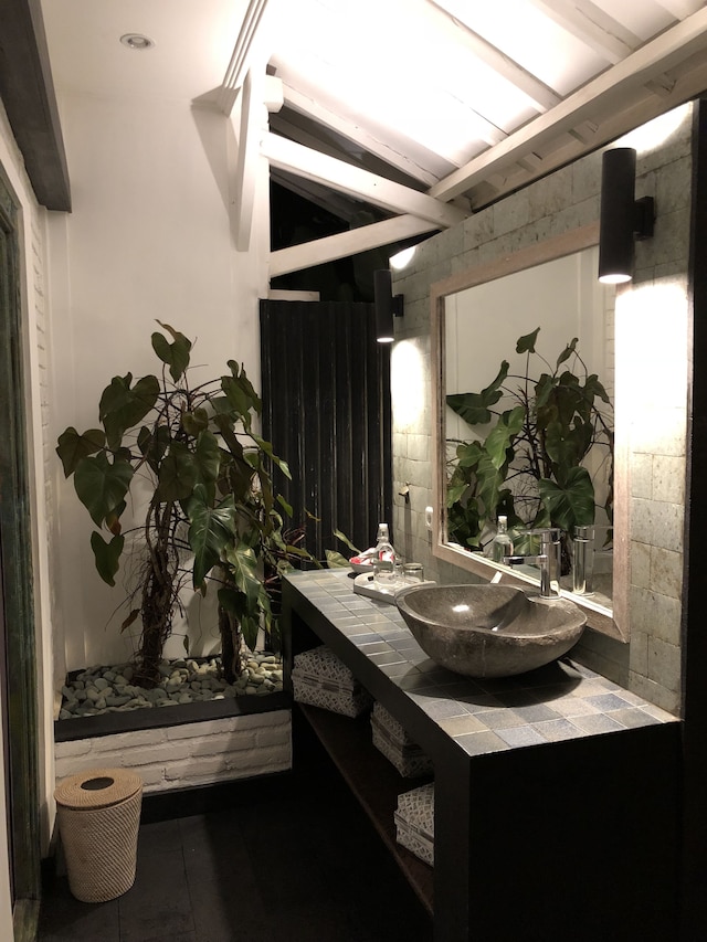 ヴィラ ハリ インダ