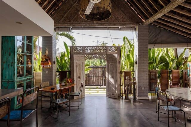 ヴィラ ハリ インダ