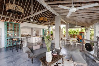 ヴィラ ハリ インダ