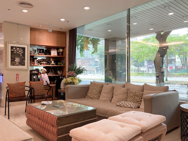 ガイド エデュケーション カルチャー ホテル 高雄 ミュージアム オブ ファイン アーツ (承携行旅学産文教会館高雄美術館)