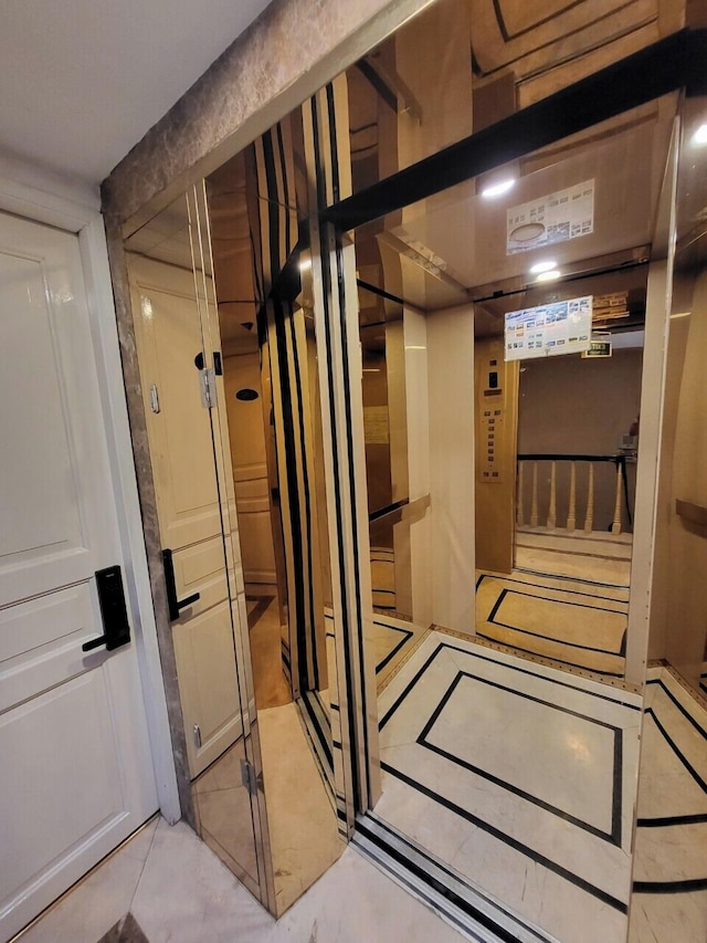 サイゴン バイ ナイト ラグジュアリー ホテル