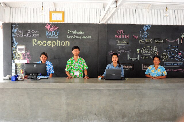 カフ ホステル & プール